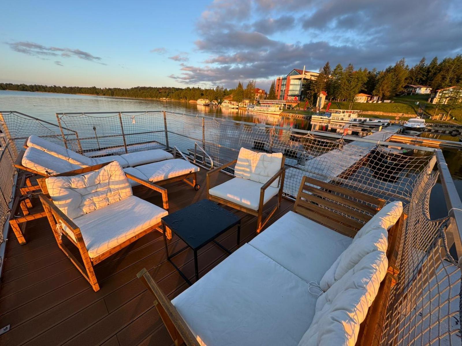 Domek Na Wodzie - Houseboat -Sauna, Taras Na Dachu, Dwie Sypialnie Mikołajki Exterior photo