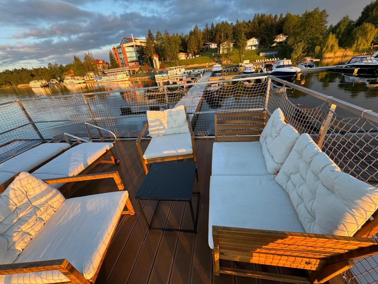 Domek Na Wodzie - Houseboat -Sauna, Taras Na Dachu, Dwie Sypialnie Mikołajki Exterior photo